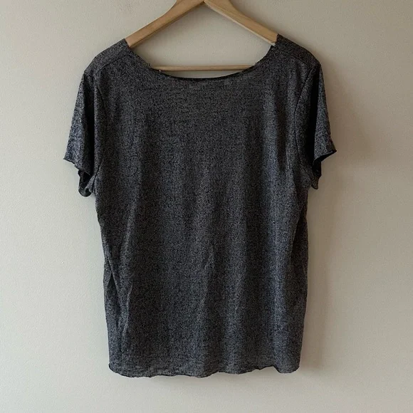 Urban Outfitters V Neck T - Picture 4 of 4